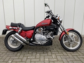 Honda VF700C supermagna